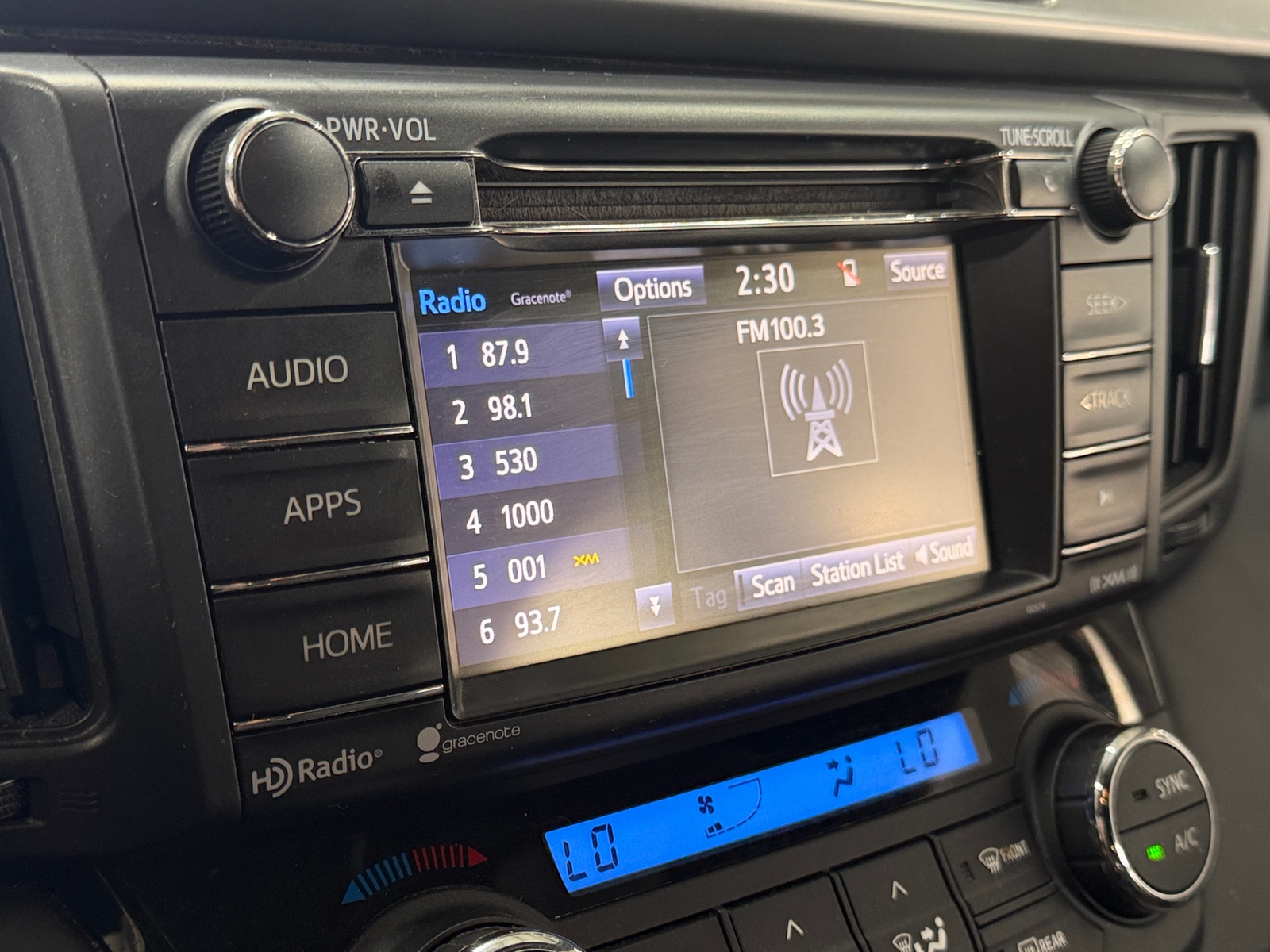 Thumbnail: 2018 Toyota RAV4 - 3