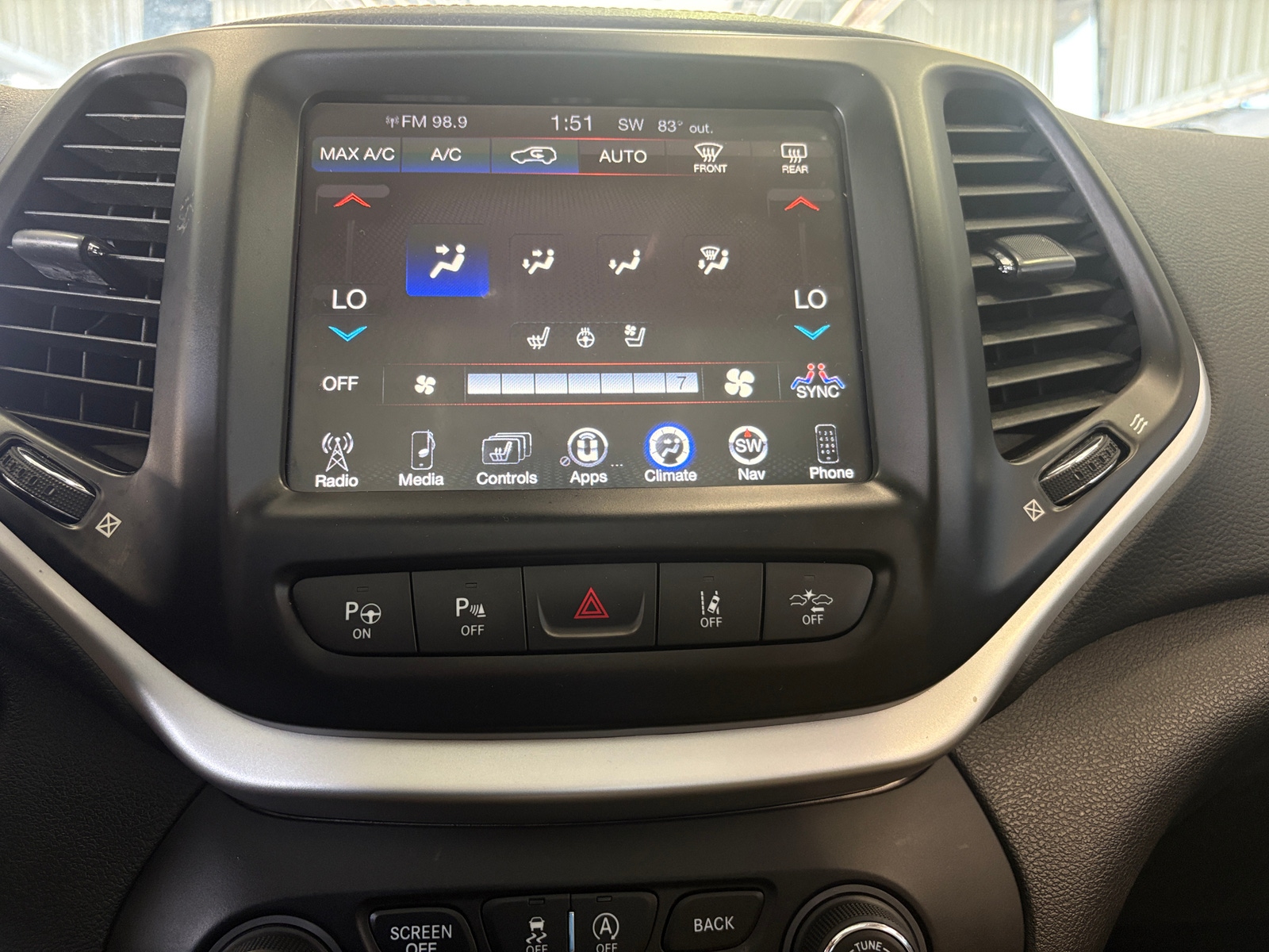 Thumbnail: 2016 Jeep Cherokee - 3