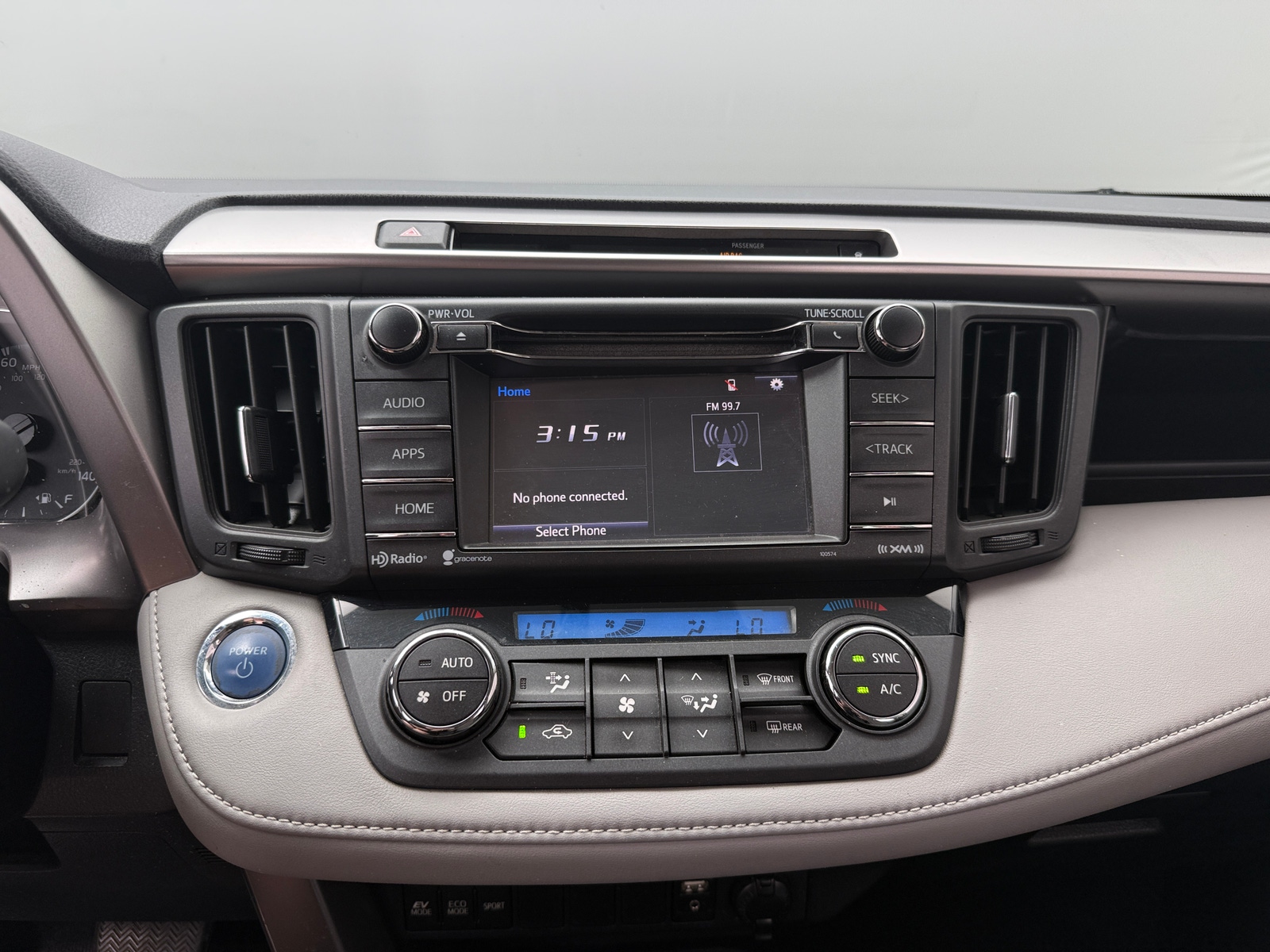 Thumbnail: 2016 Toyota RAV4 - 4