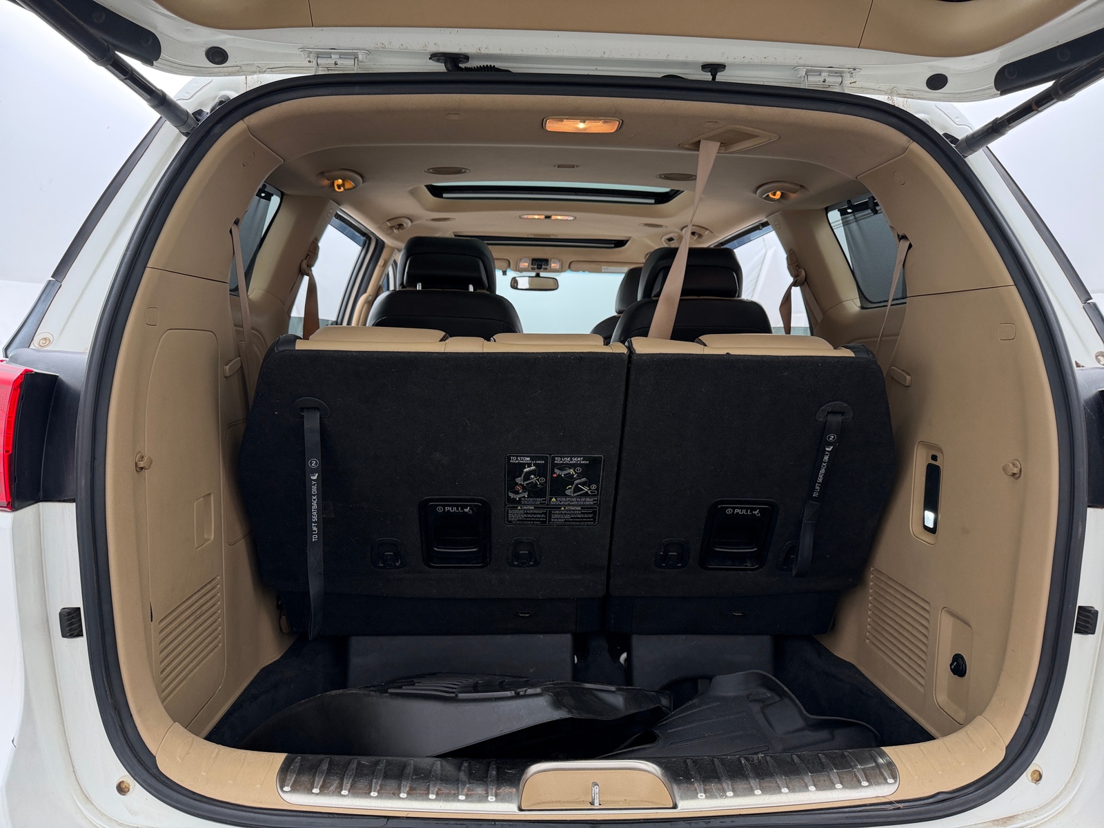 Thumbnail: 2015 Kia Sedona - 6