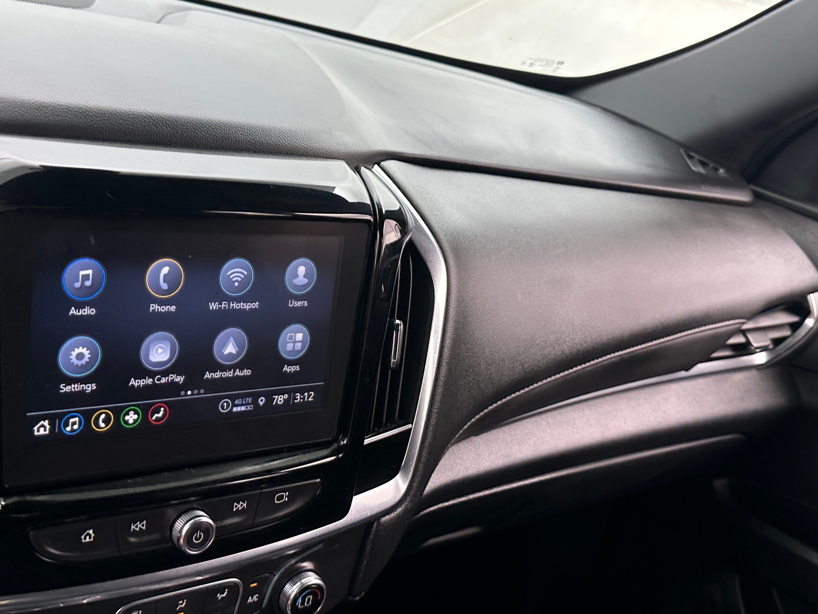 Thumbnail: 2023 Chevrolet Traverse - 4