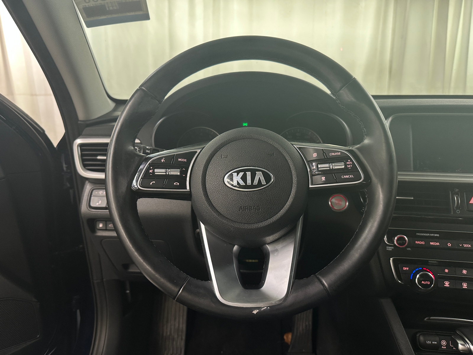 Thumbnail: 2020 Kia Optima - 4