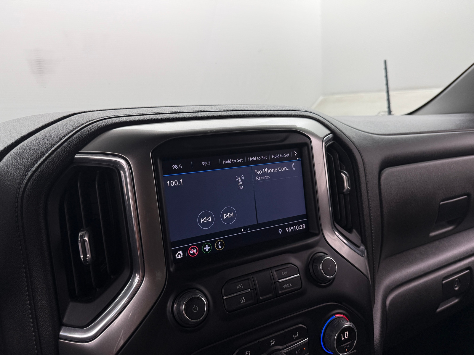 Thumbnail: 2021 Chevrolet Silverado 1500 - 4