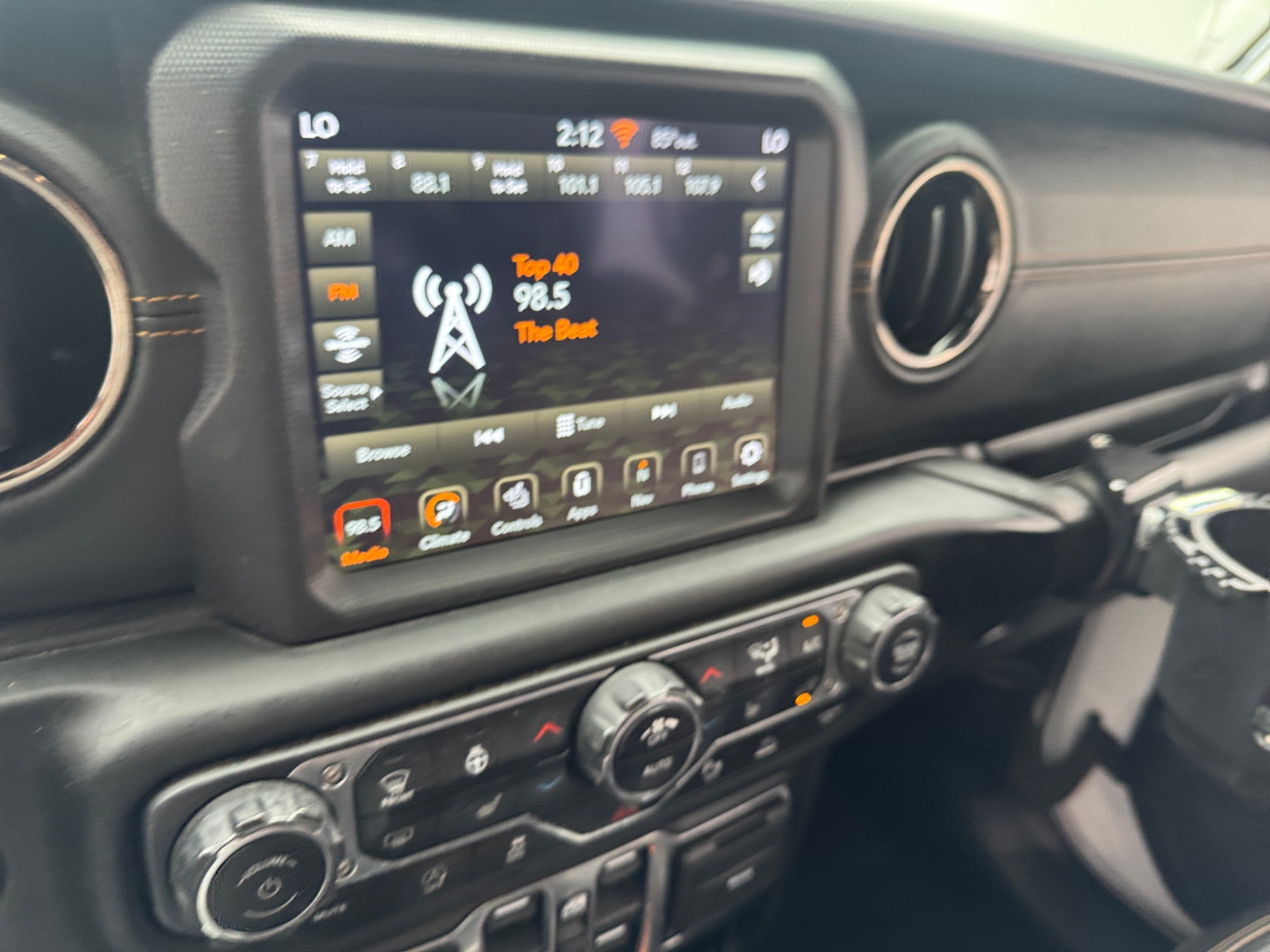 Thumbnail: 2021 Jeep Gladiator - 3