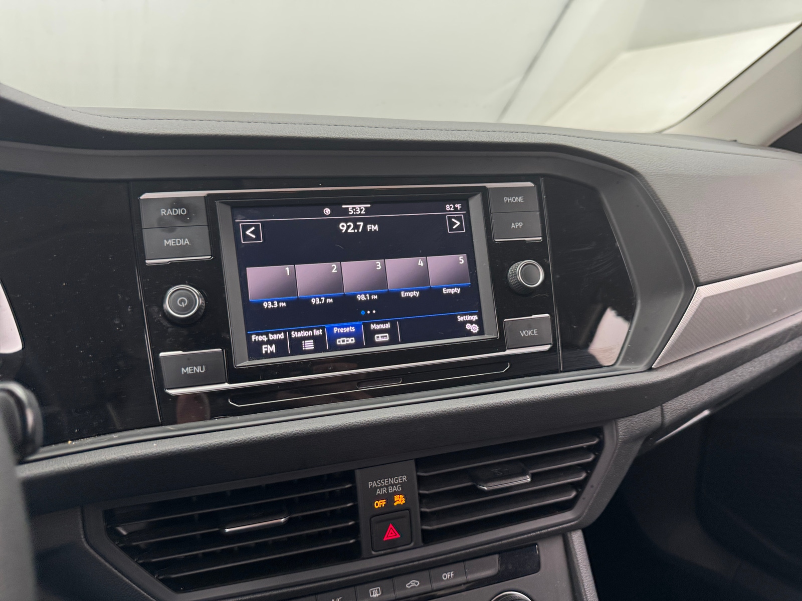 Thumbnail: 2021 Volkswagen Jetta - 4