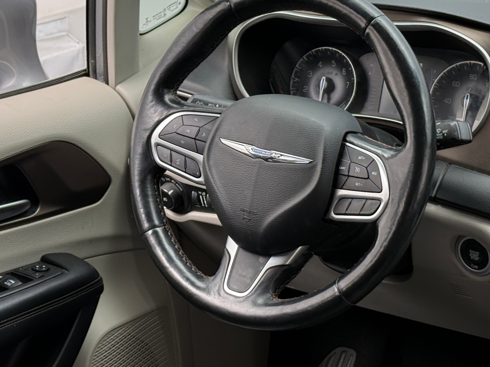 Thumbnail: 2019 Chrysler Pacifica - 4