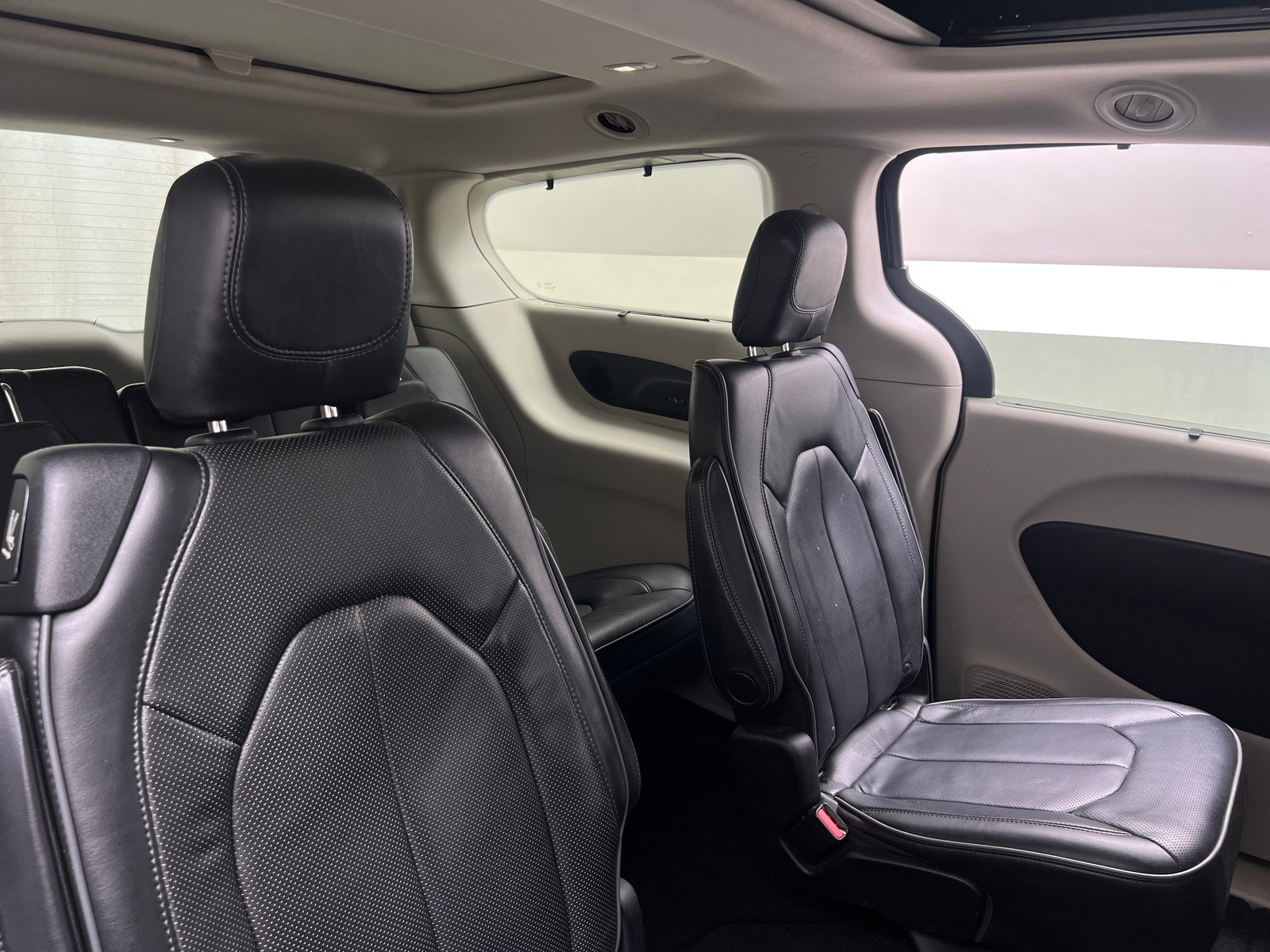 Thumbnail: 2019 Chrysler Pacifica - 5