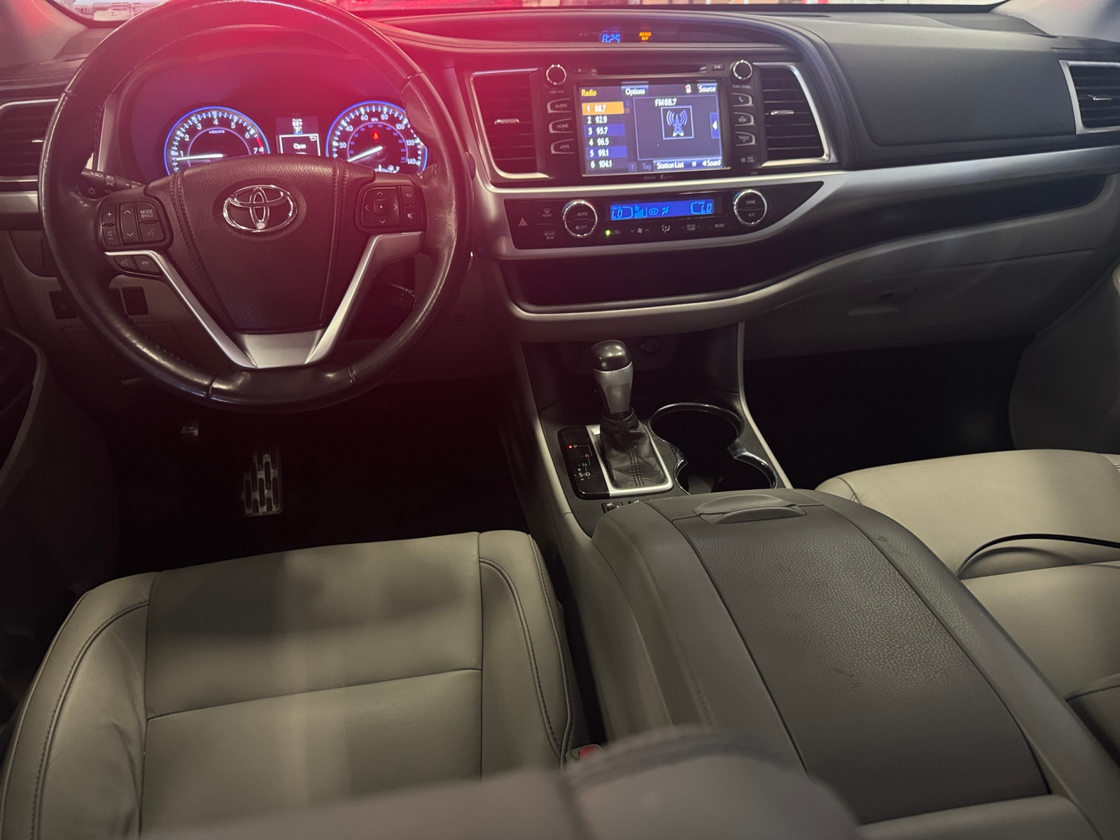 Thumbnail: 2015 Toyota Highlander - 2
