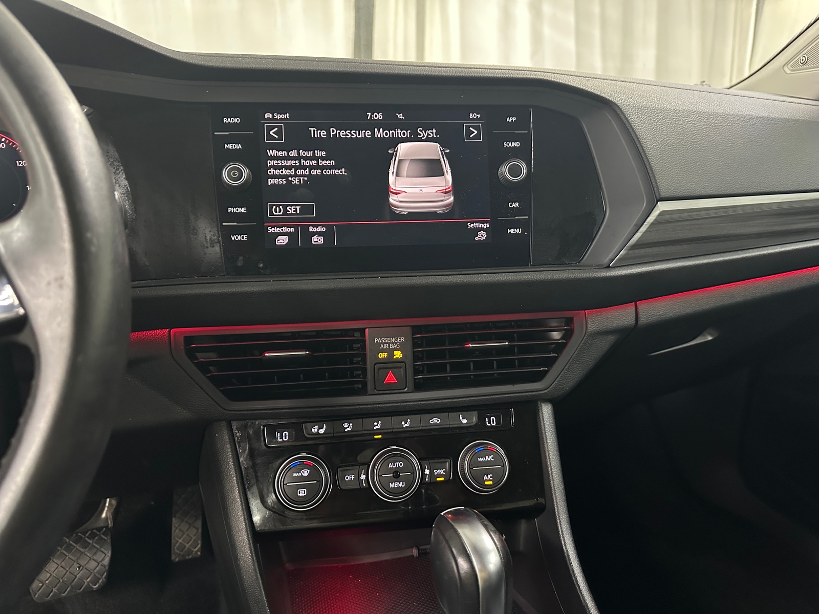 Thumbnail: 2019 Volkswagen Jetta - 3