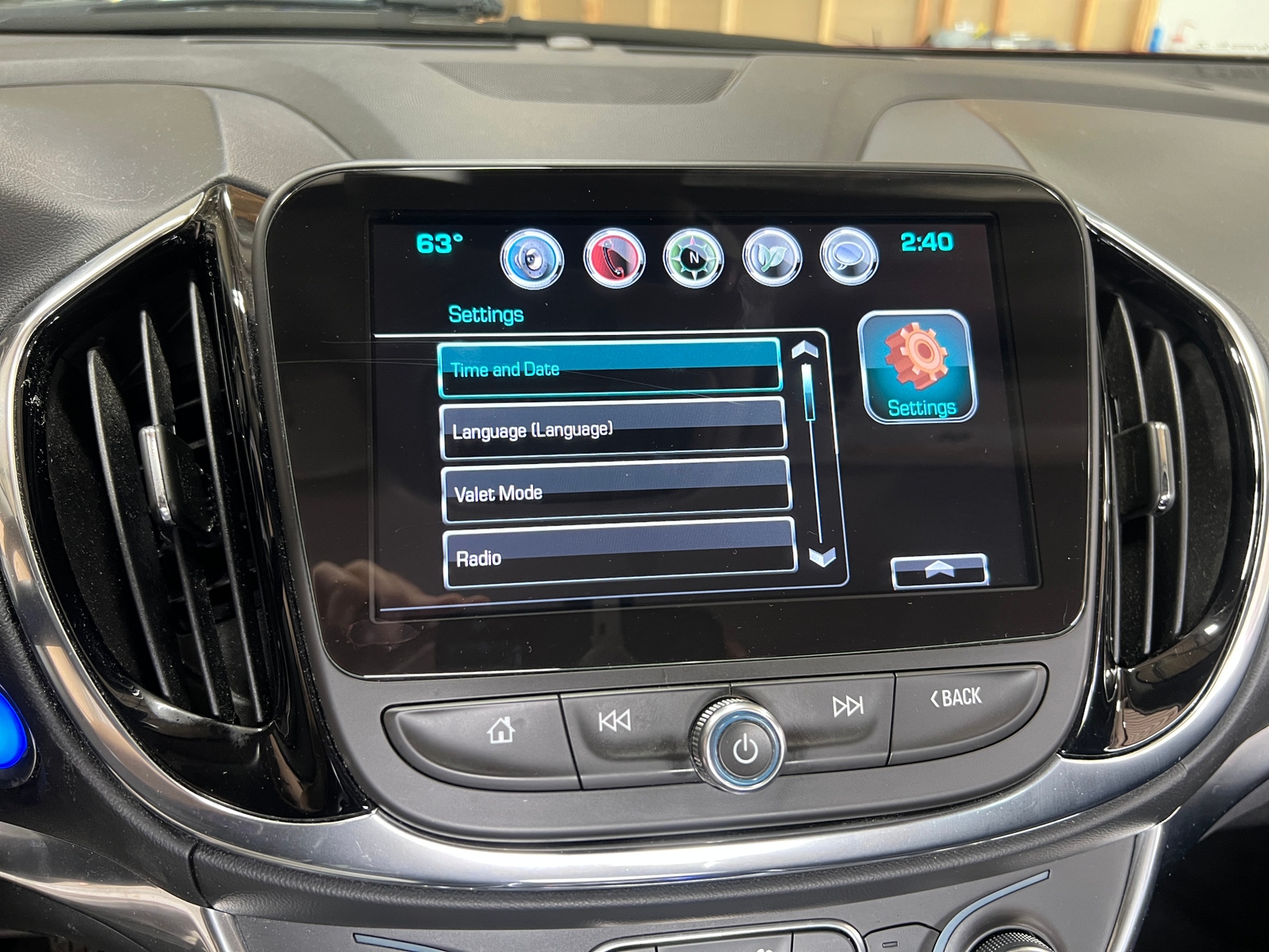 Thumbnail: 2016 Chevrolet Volt - 3