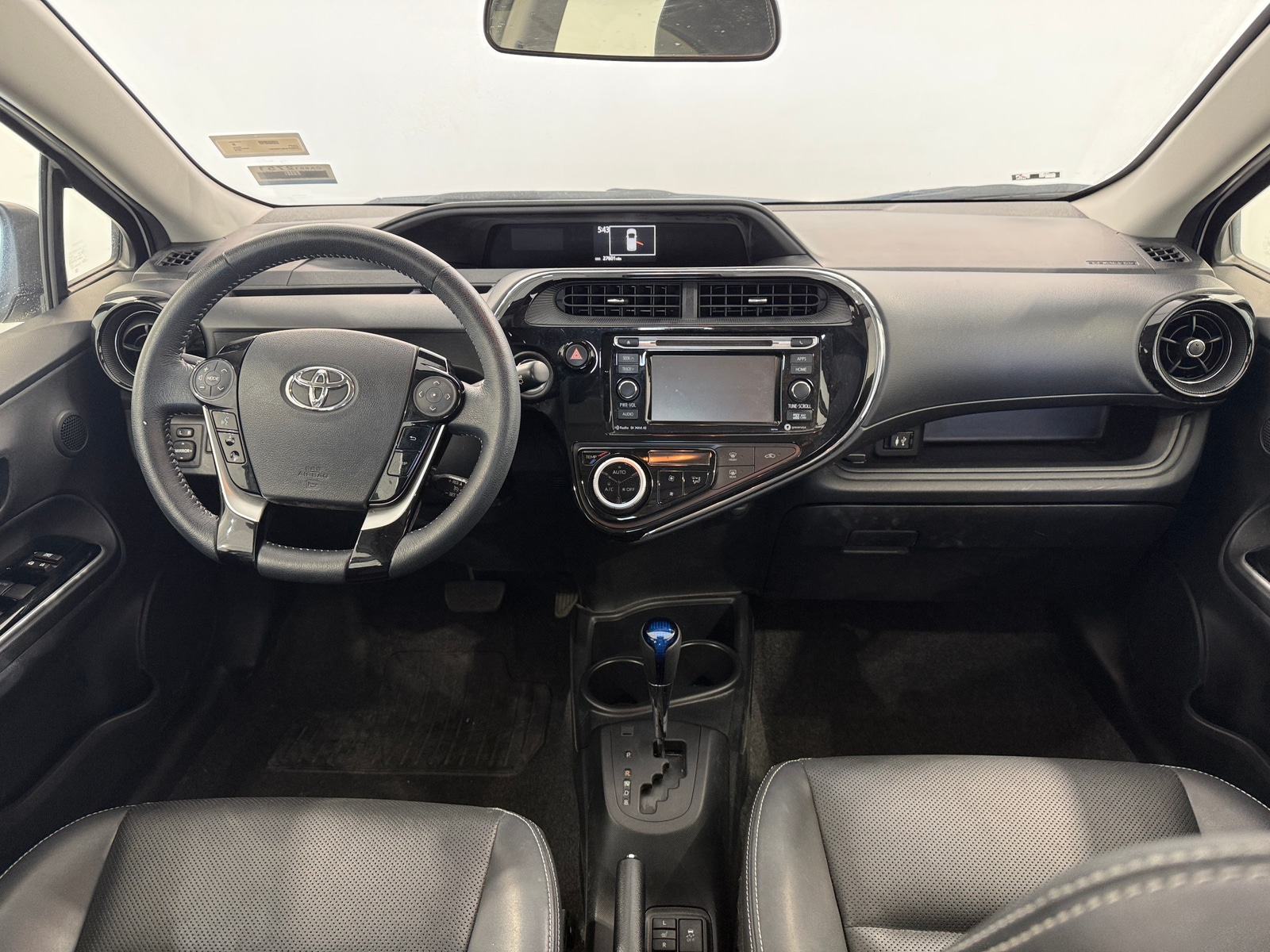 Thumbnail: 2018 Toyota Prius c - 3
