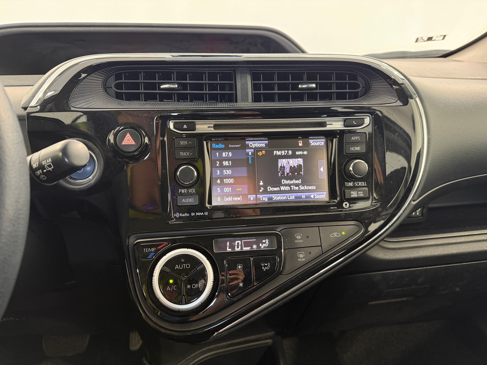 Thumbnail: 2018 Toyota Prius c - 4