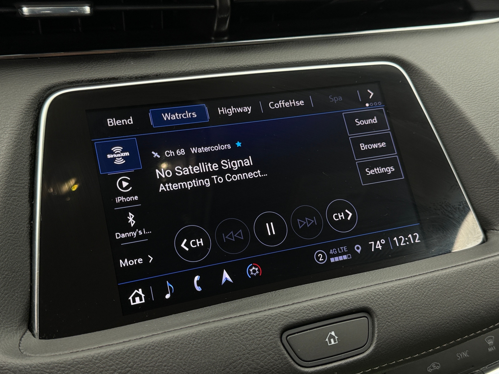 Thumbnail: 2023 Cadillac XT4 - 3