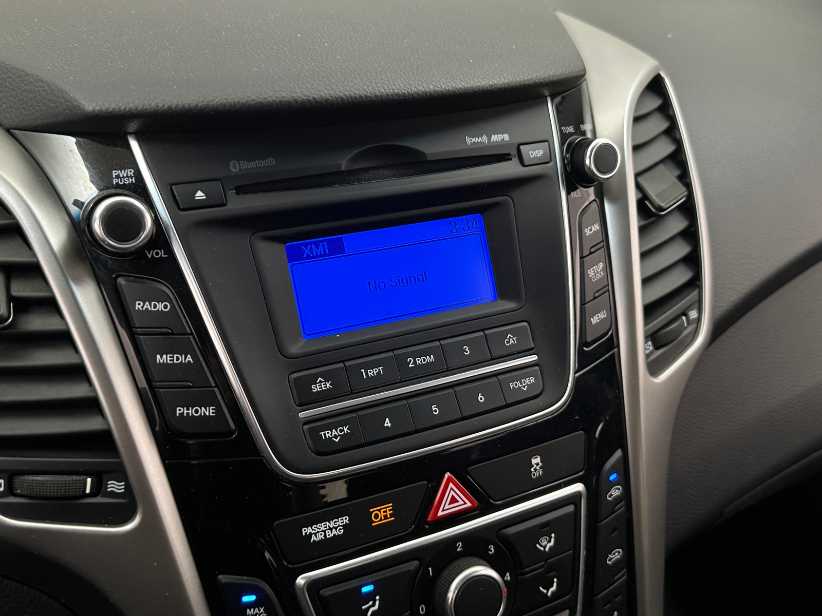 Thumbnail: 2015 Hyundai Elantra - 3