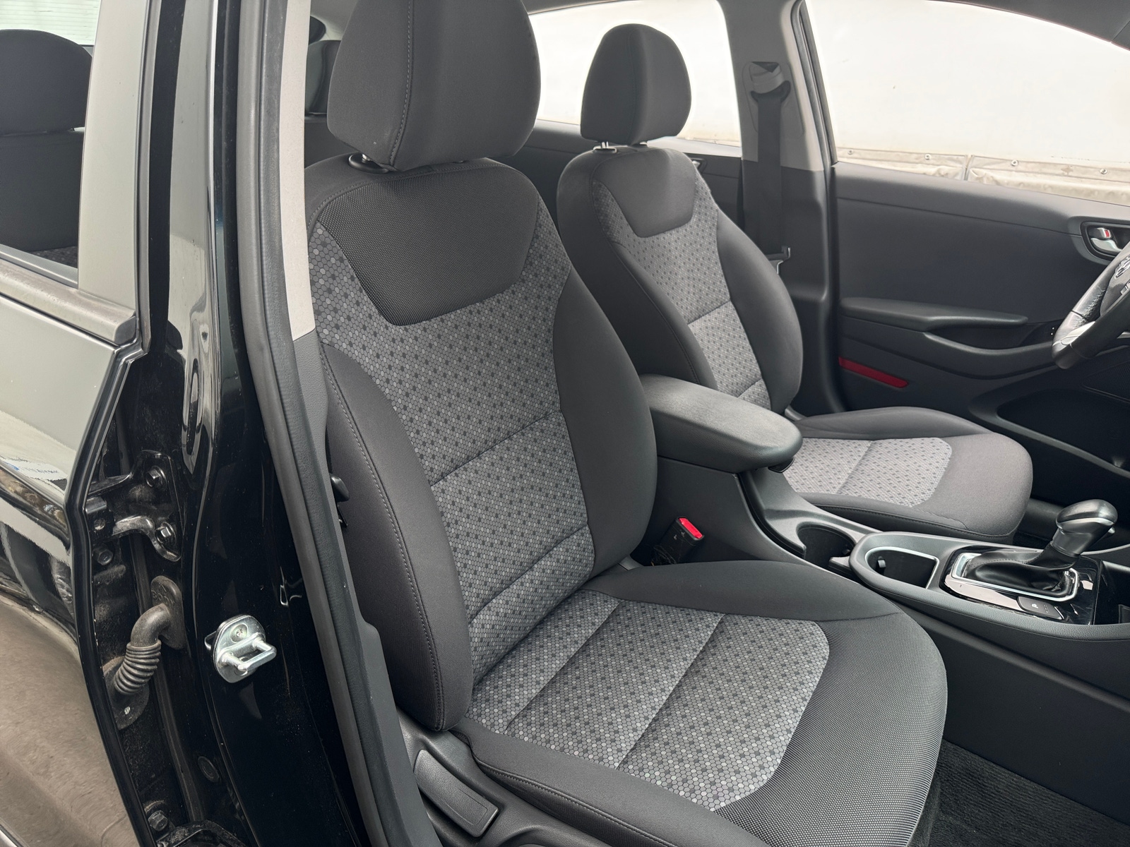 Thumbnail: 2019 Hyundai Ioniq - 2