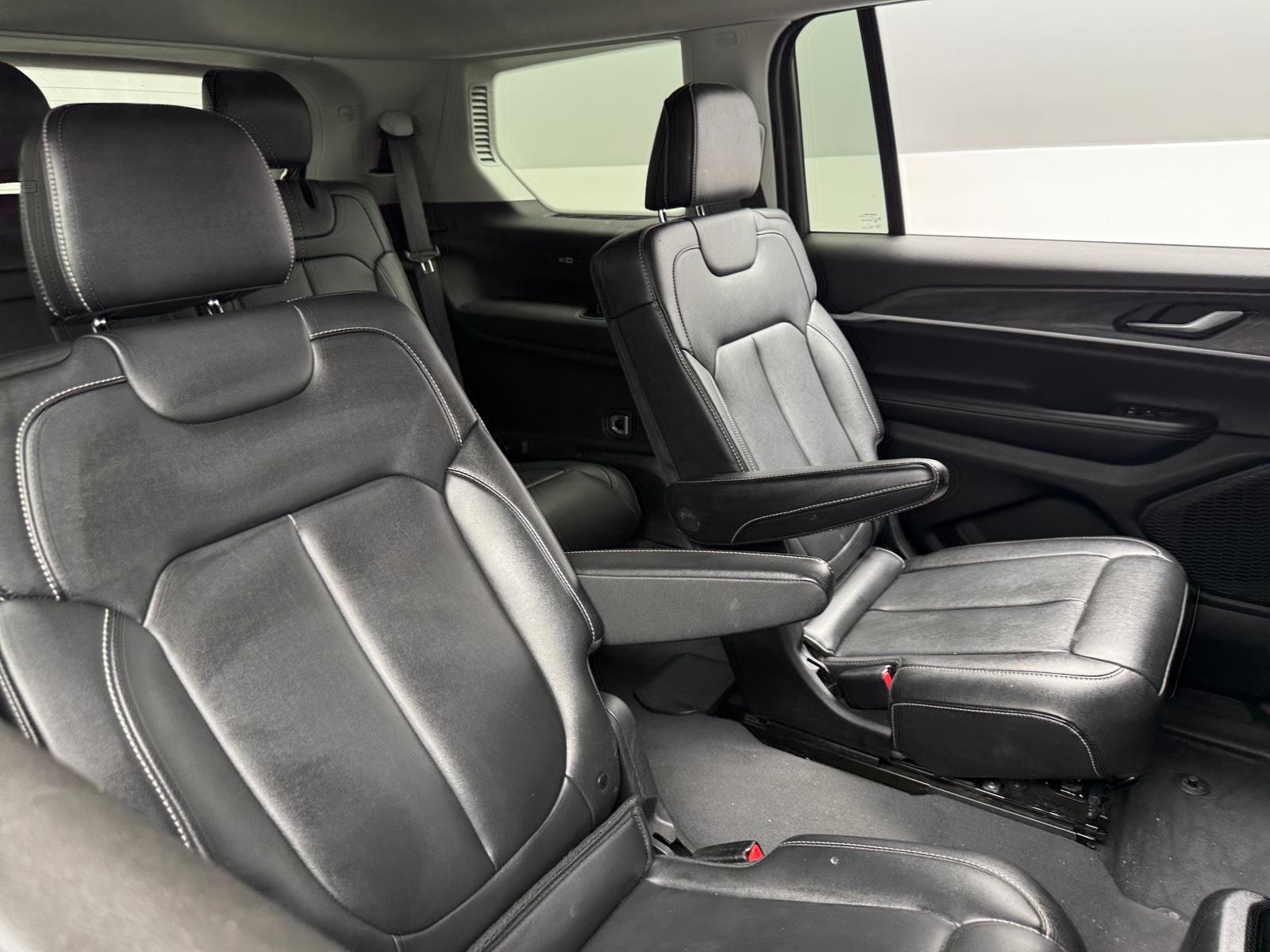 Thumbnail: 2023 Jeep Grand Cherokee L - 5