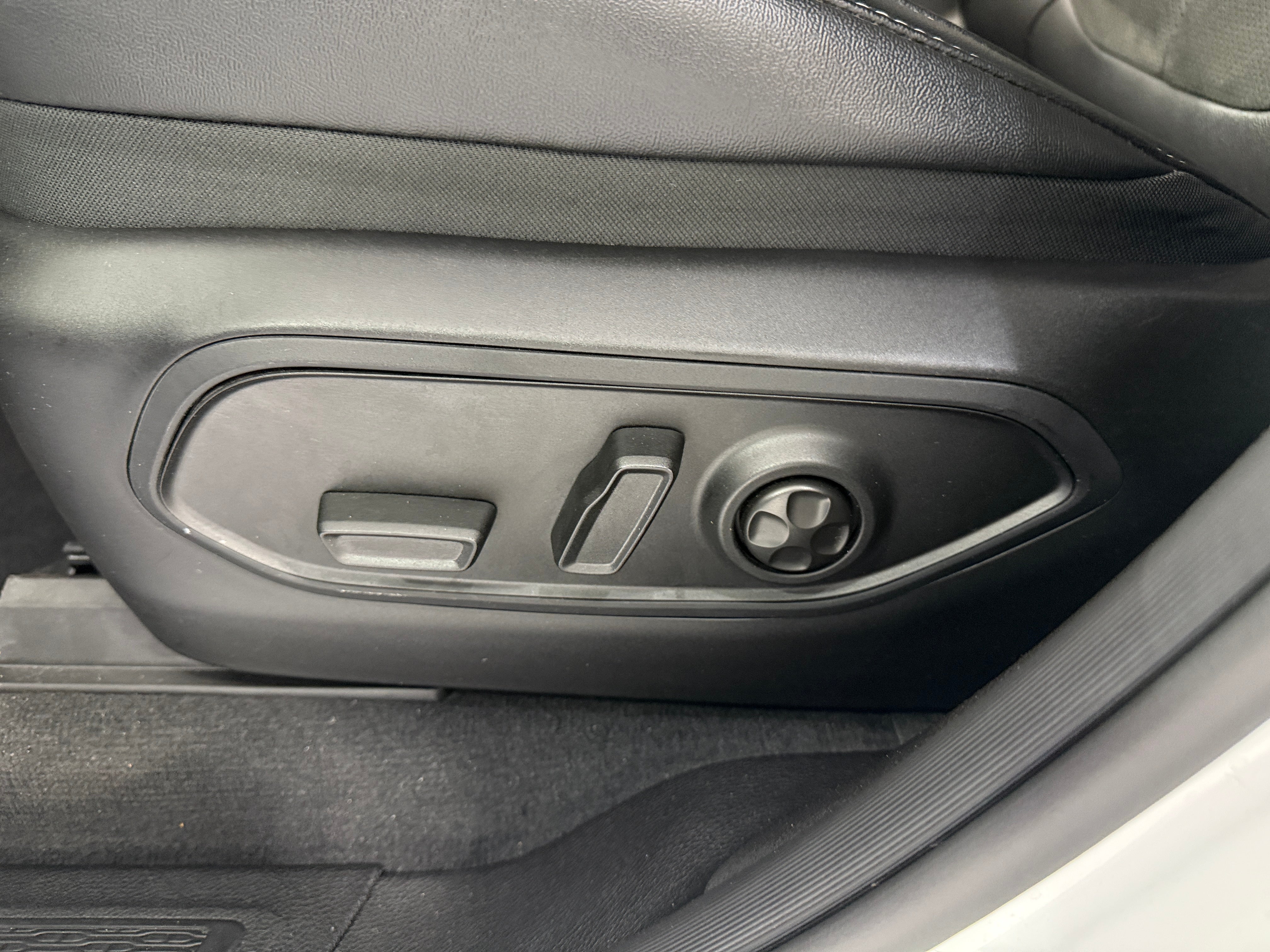 2025 Jeep Grand Cherokee Altitude - Photo 14