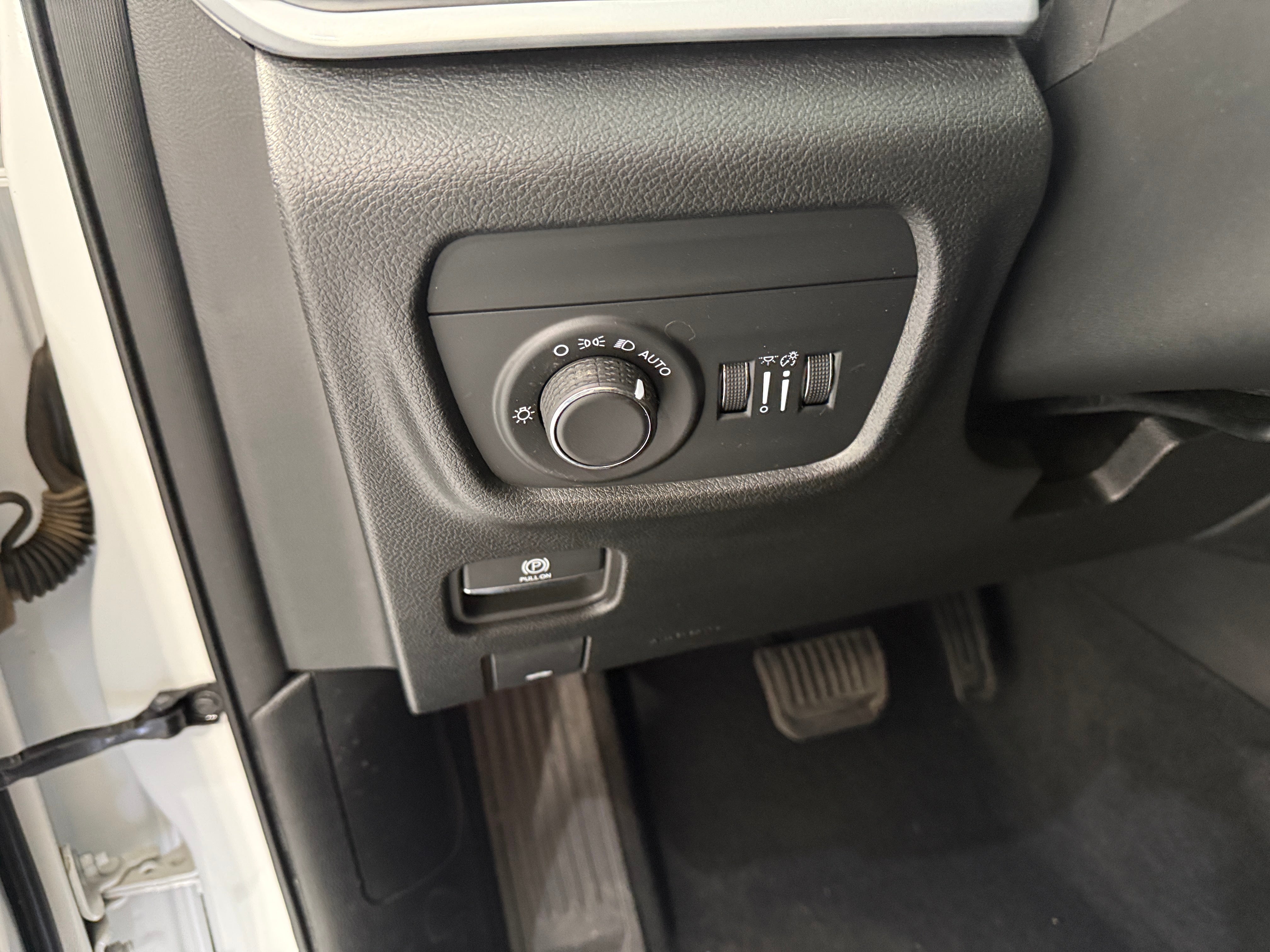 2025 Jeep Grand Cherokee Altitude - Photo 15