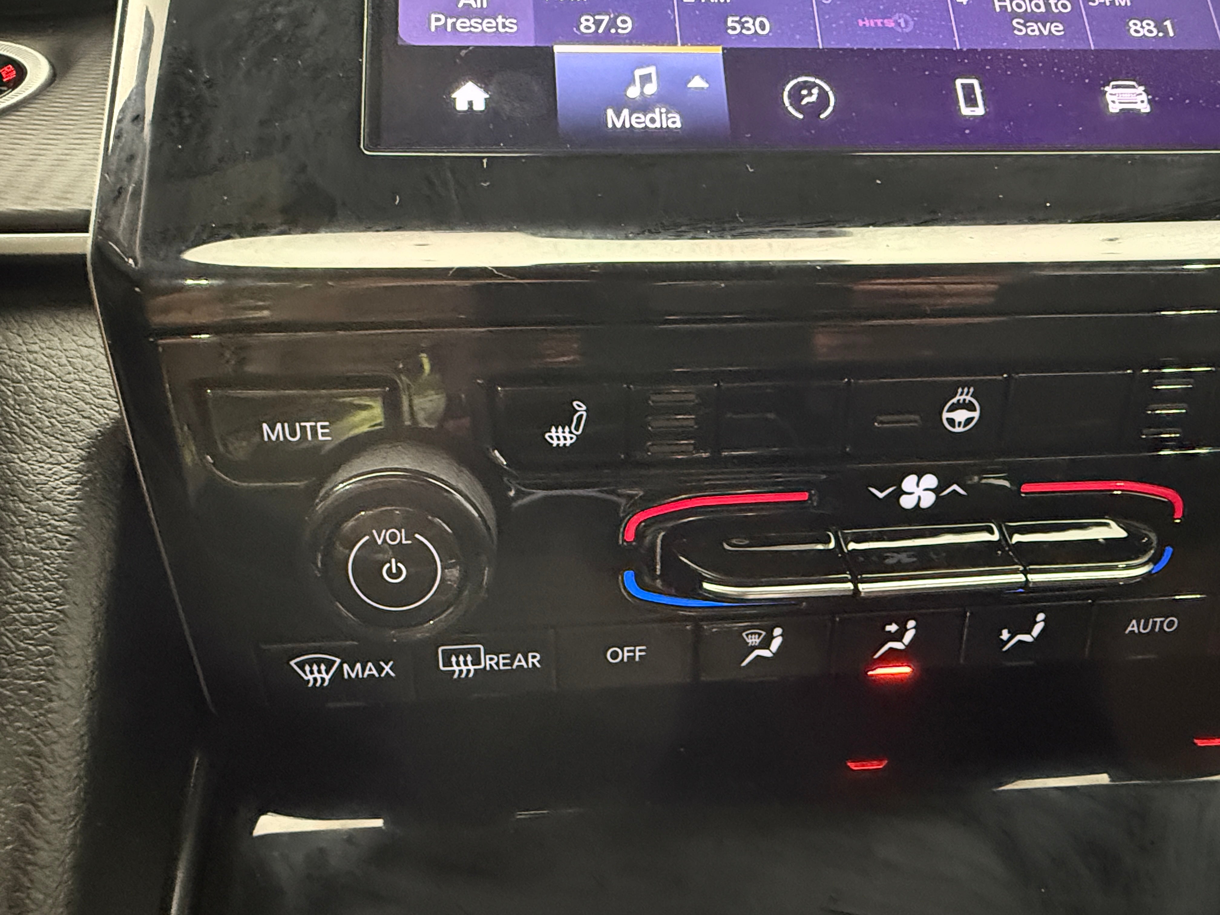2025 Jeep Grand Cherokee Altitude - Photo 11