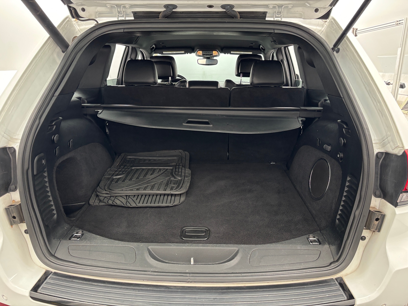 Thumbnail: 2018 Jeep Grand Cherokee - 6