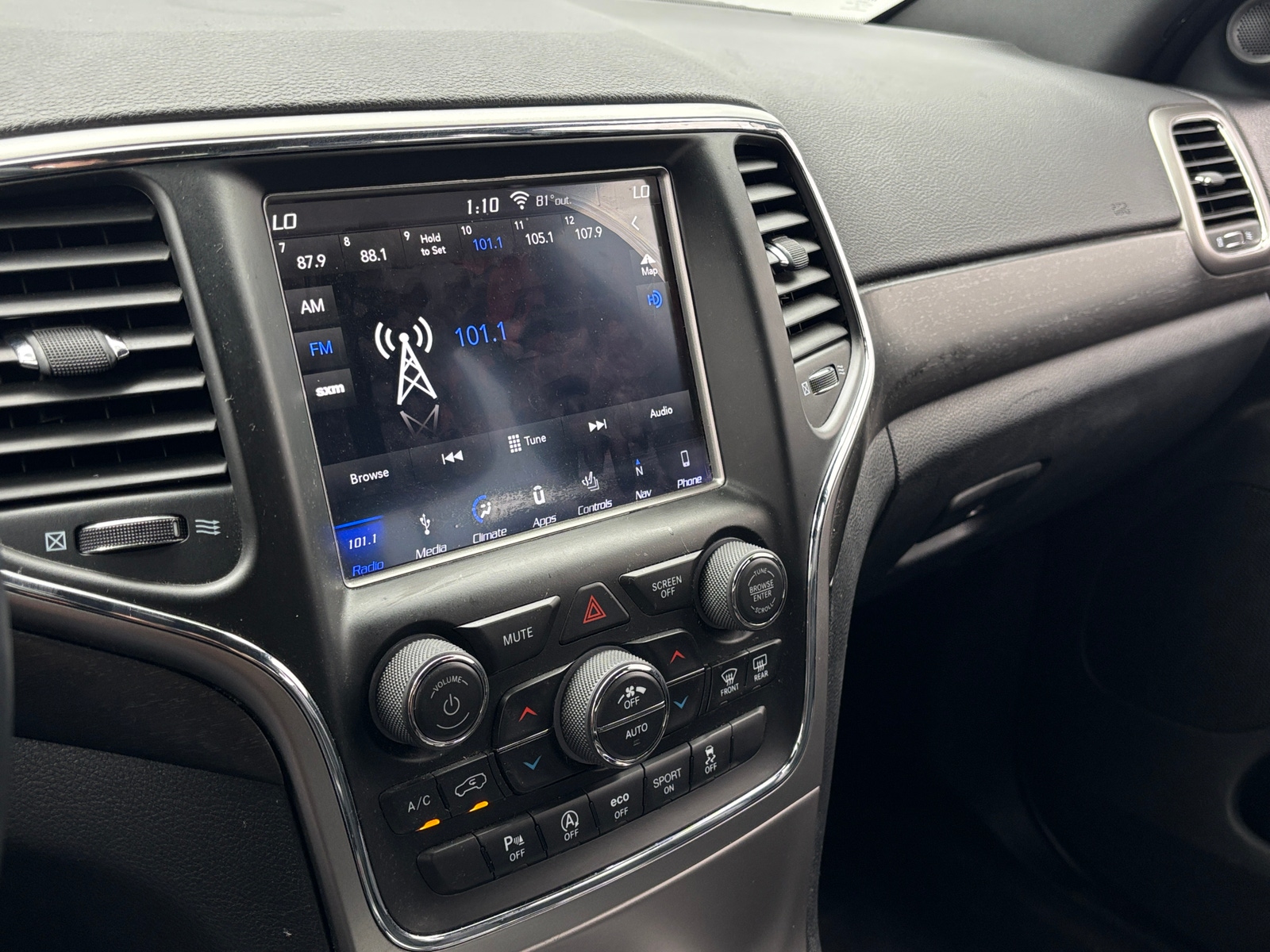 Thumbnail: 2018 Jeep Grand Cherokee - 3
