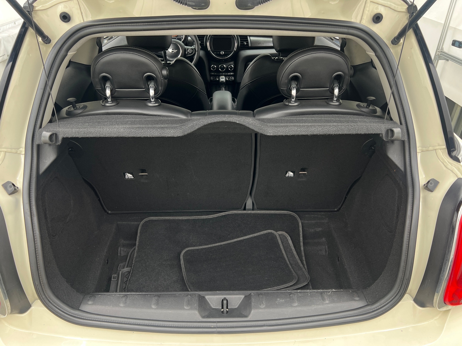 Thumbnail: 2017 MINI Cooper Hardtop - 6