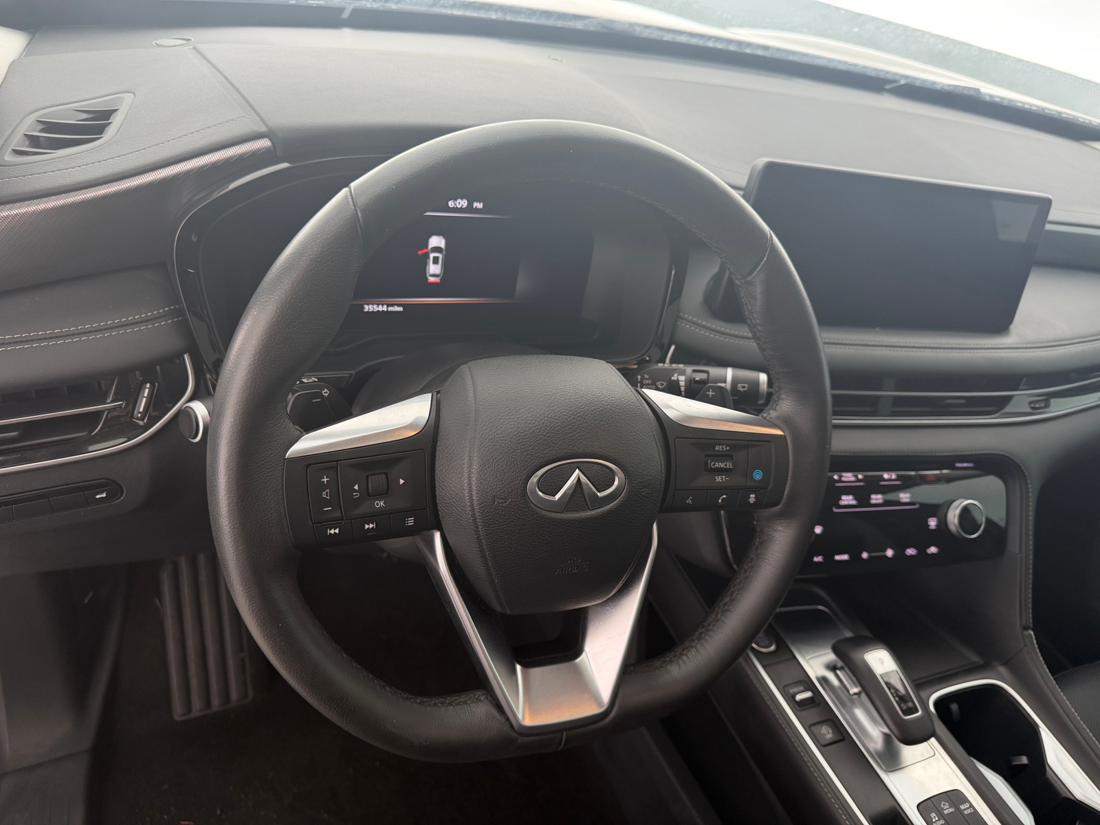Thumbnail: 2023 INFINITI QX60 - 4