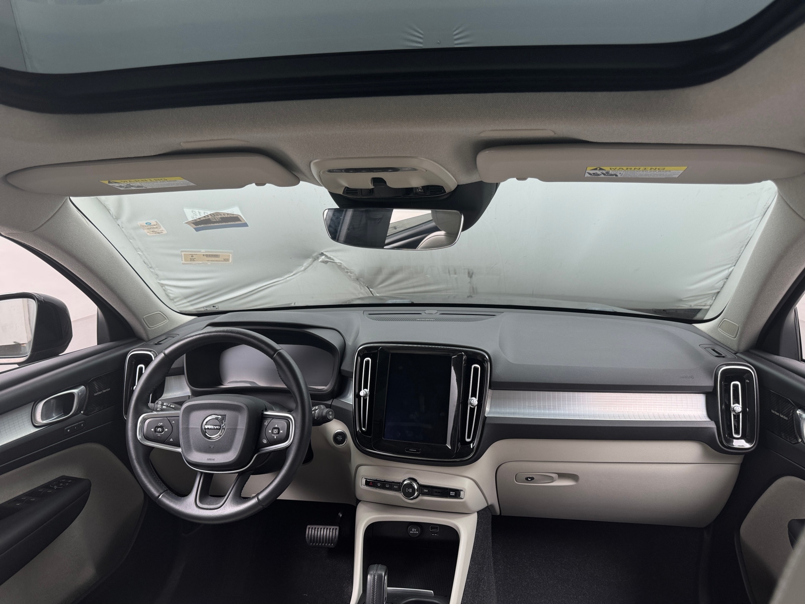 Thumbnail: 2019 Volvo XC40 - 2