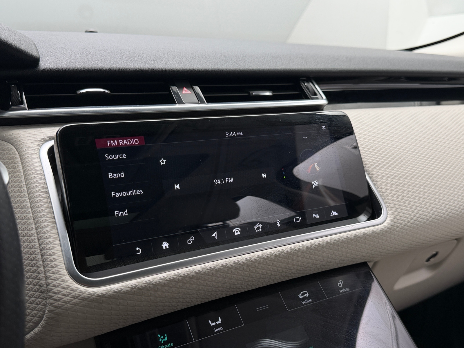 Thumbnail: 2020 Land Rover Range Rover Velar - 3