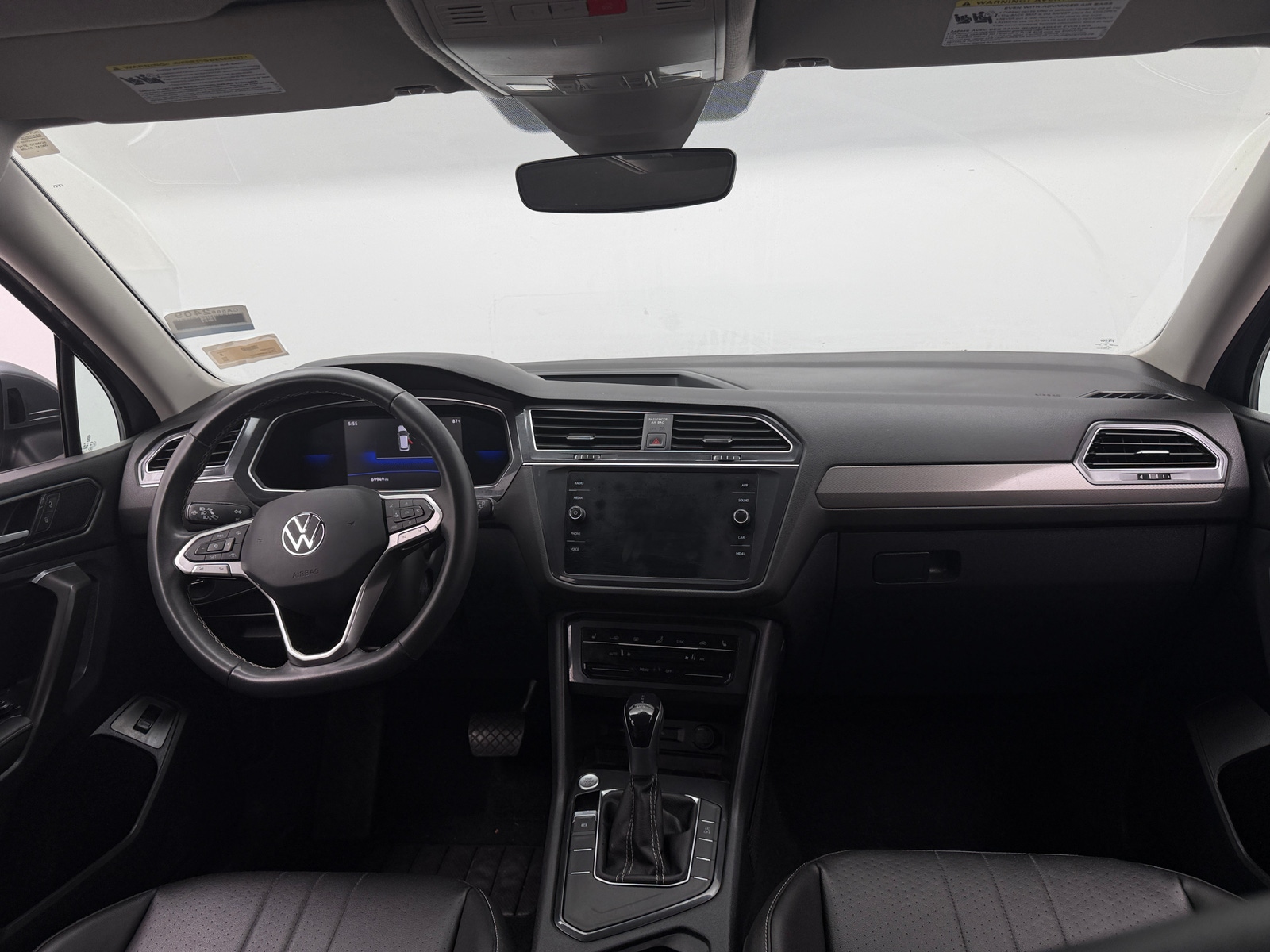 Thumbnail: 2022 Volkswagen Tiguan - 2