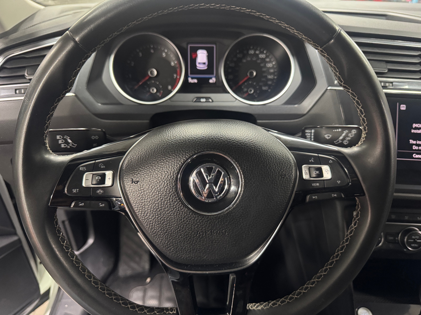 Thumbnail: 2021 Volkswagen Tiguan - 4