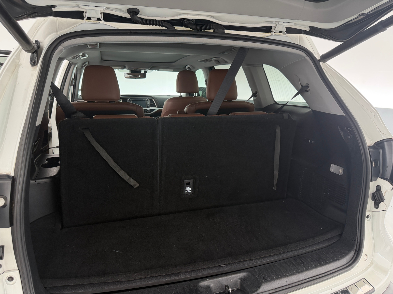 Thumbnail: 2019 Toyota Highlander - 6