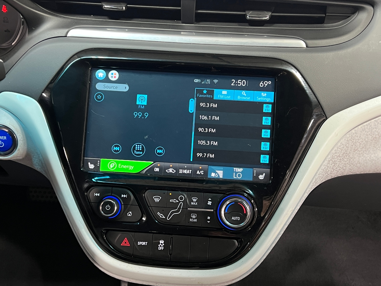 Thumbnail: 2021 Chevrolet Bolt EV - 4