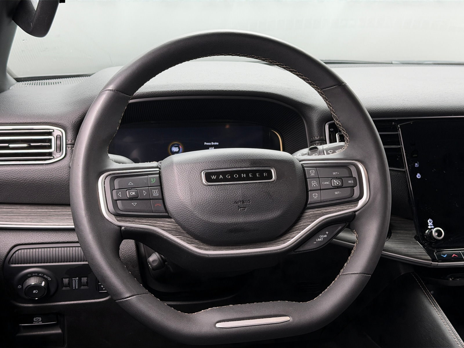 Thumbnail: 2024 Jeep Wagoneer - 4