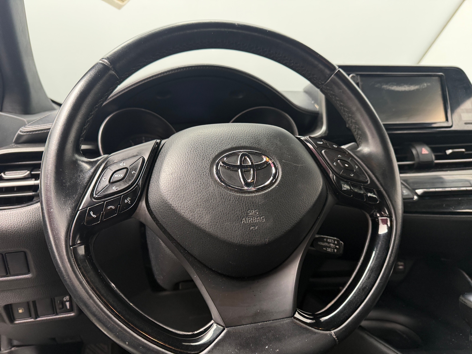 Thumbnail: 2018 Toyota C-HR - 5