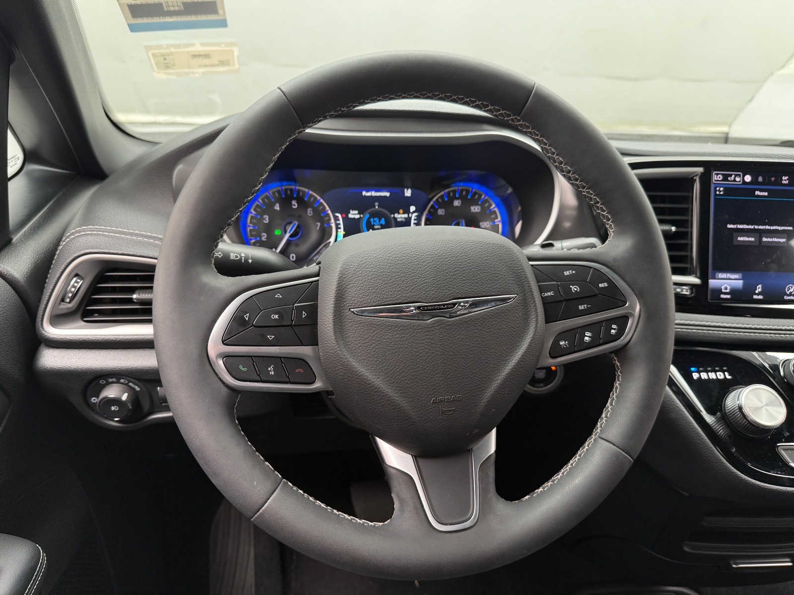 Thumbnail: 2026 Chrysler Pacifica - 4