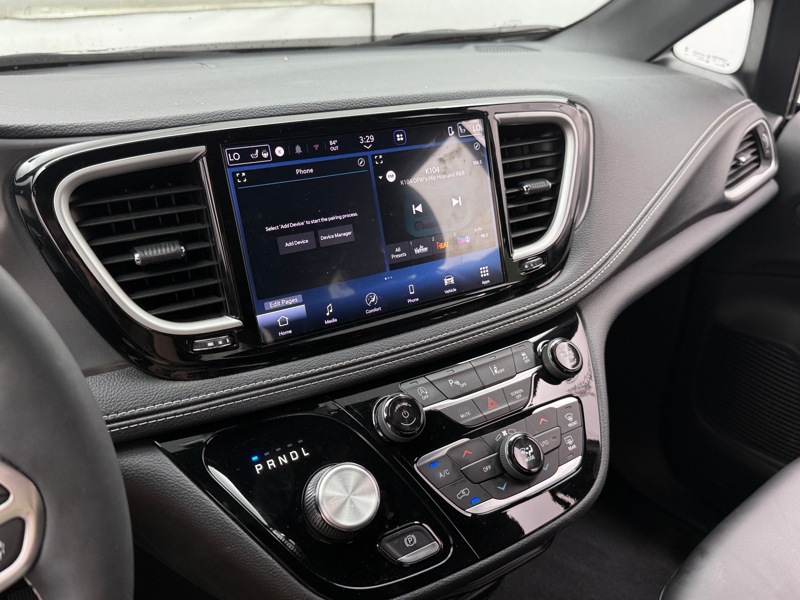 Thumbnail: 2026 Chrysler Pacifica - 3
