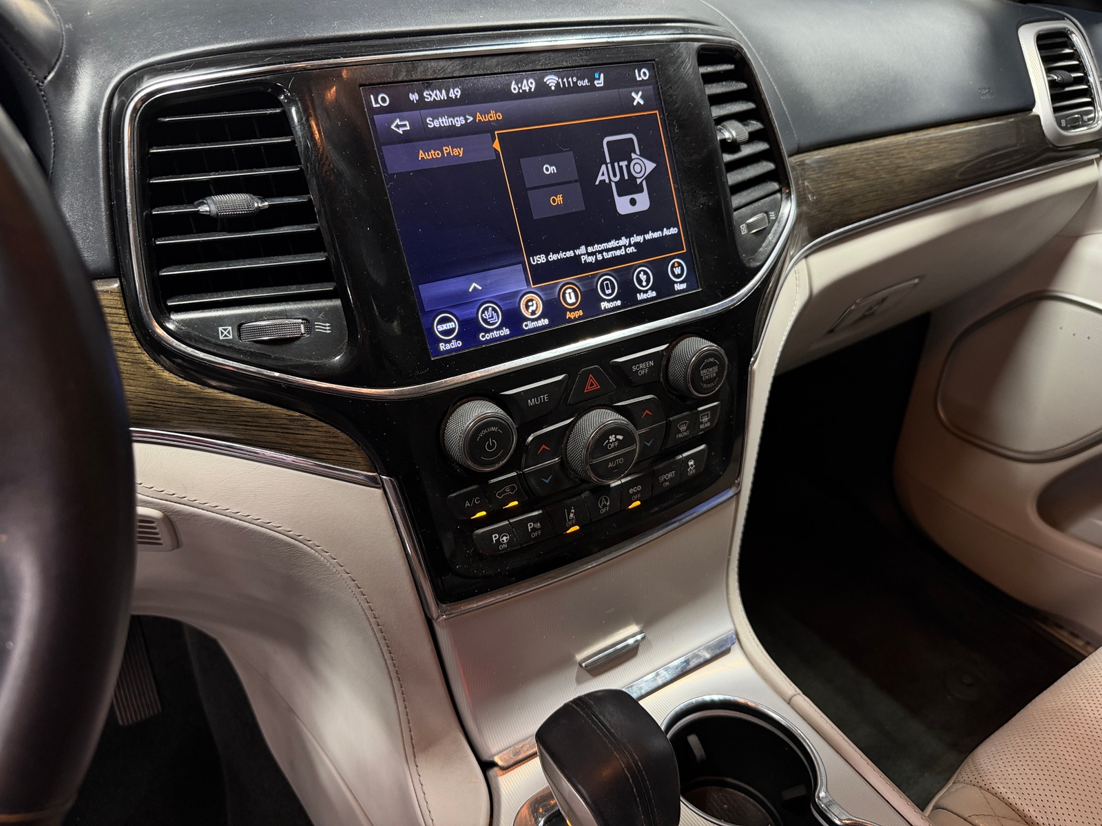 Thumbnail: 2019 Jeep Grand Cherokee - 3