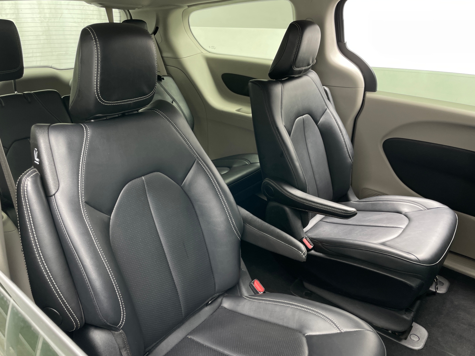 Thumbnail: 2024 Chrysler Pacifica - 5