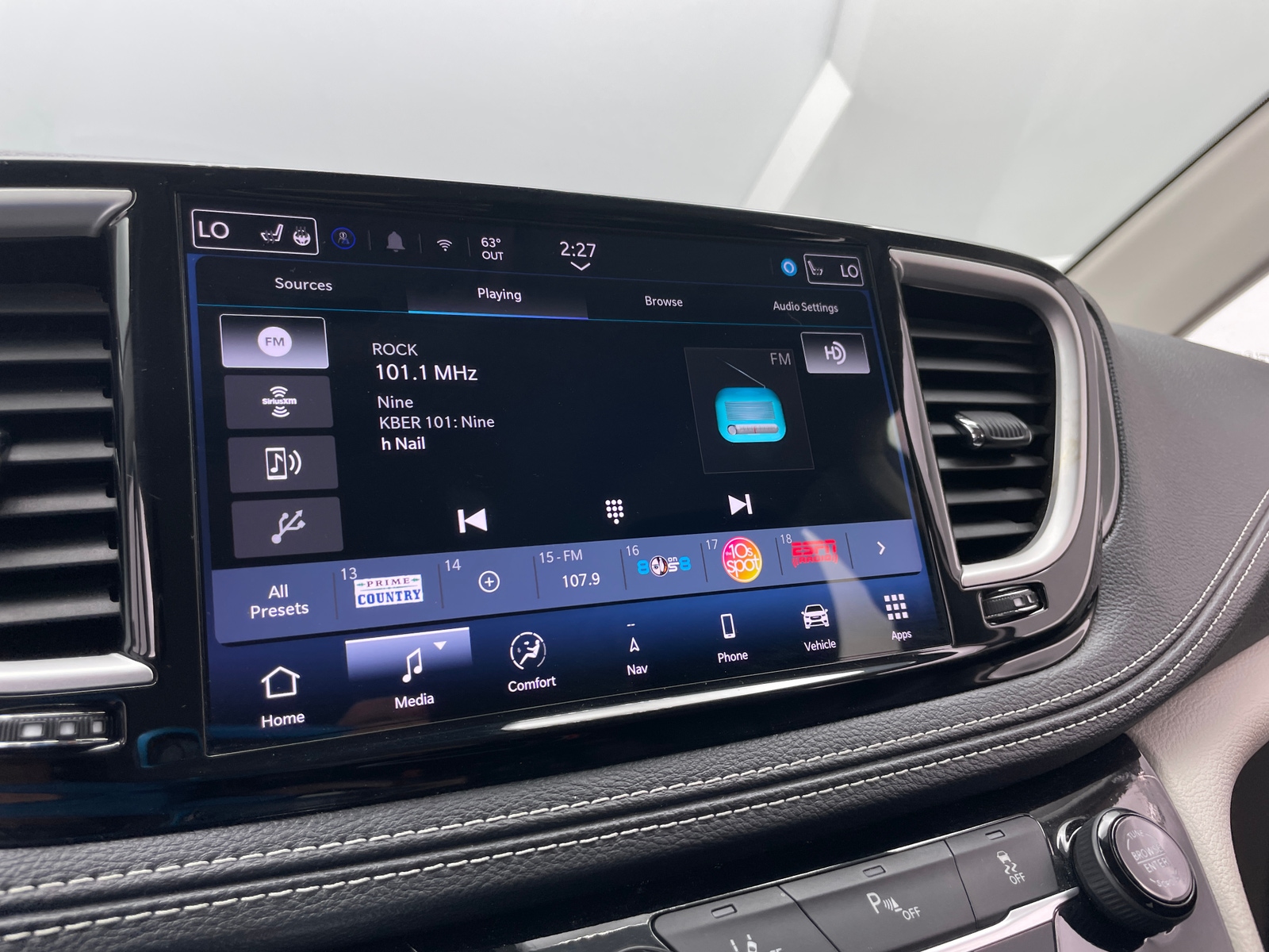 Thumbnail: 2024 Chrysler Pacifica - 3