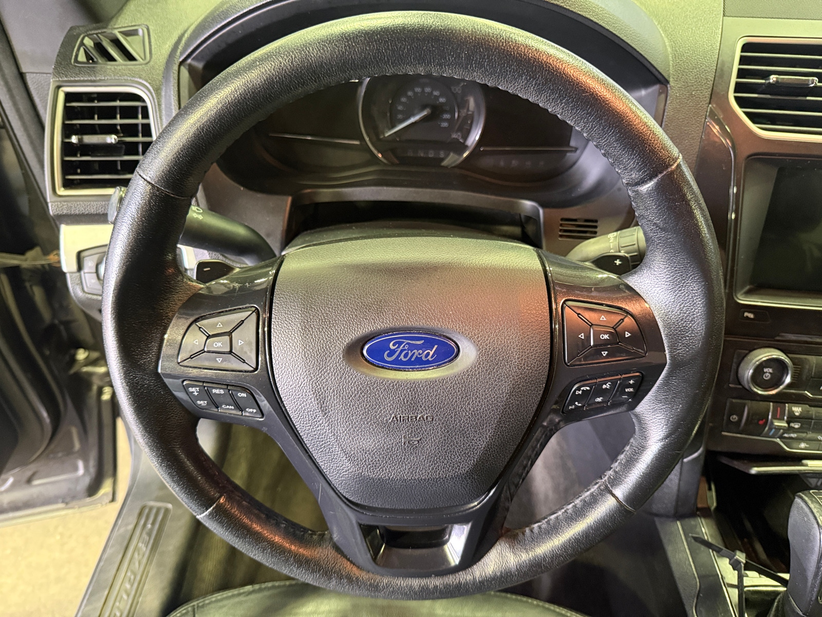 Thumbnail: 2017 Ford Explorer - 4