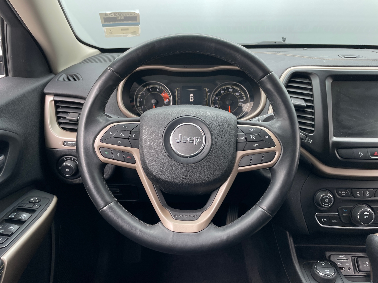 Thumbnail: 2017 Jeep Cherokee - 5