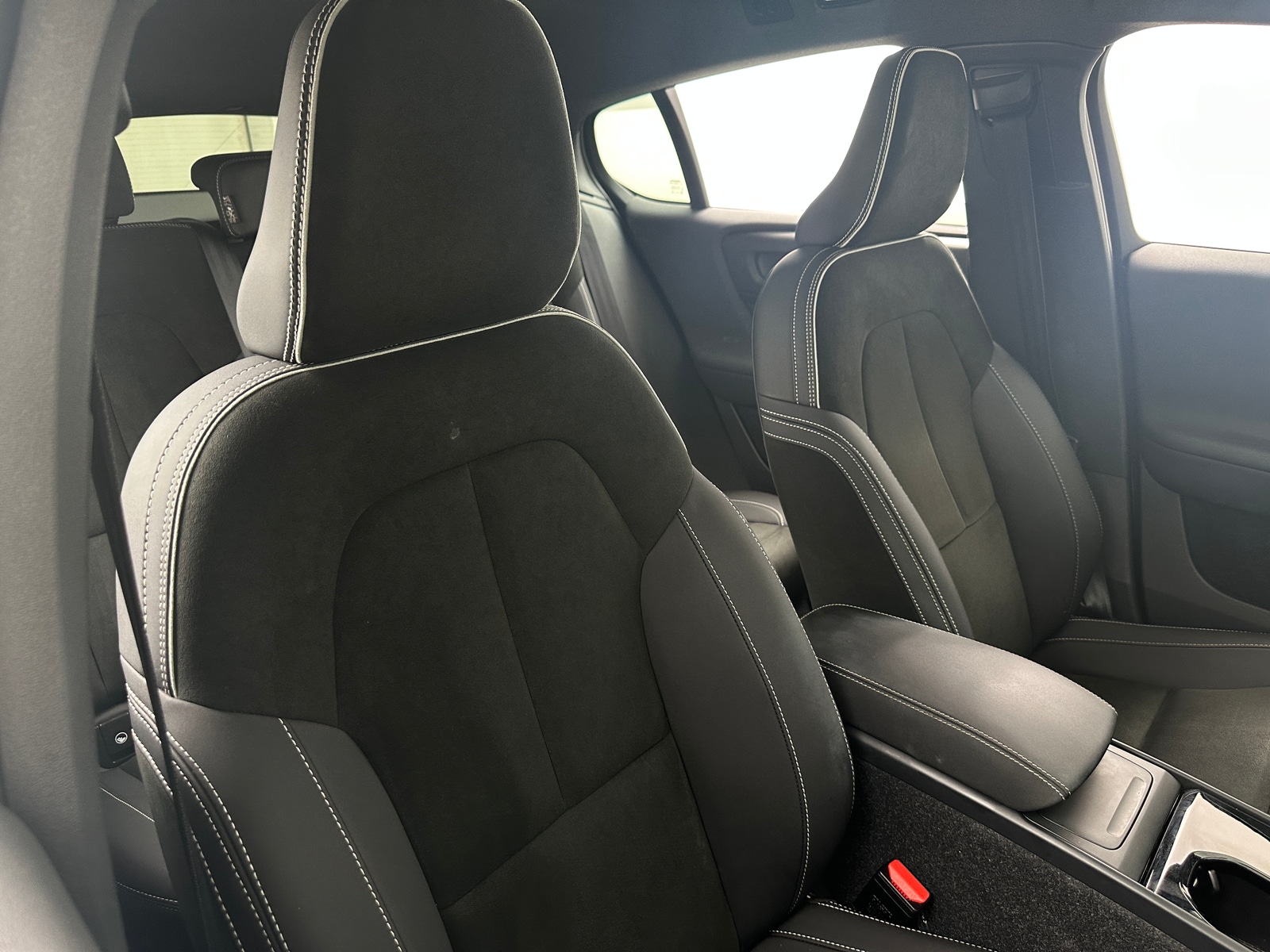 Thumbnail: 2022 Volvo C40 - 2