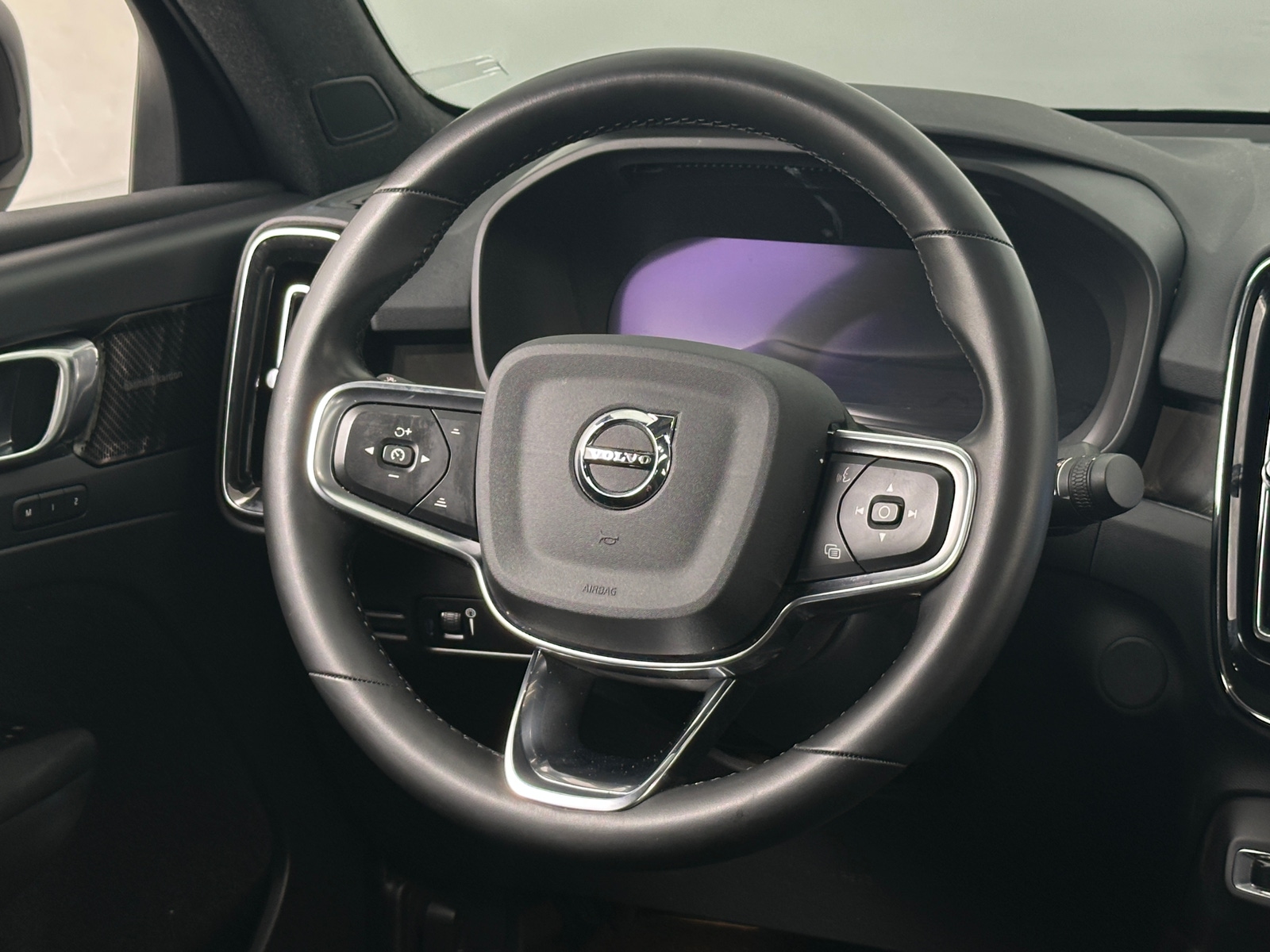 Thumbnail: 2022 Volvo C40 - 5