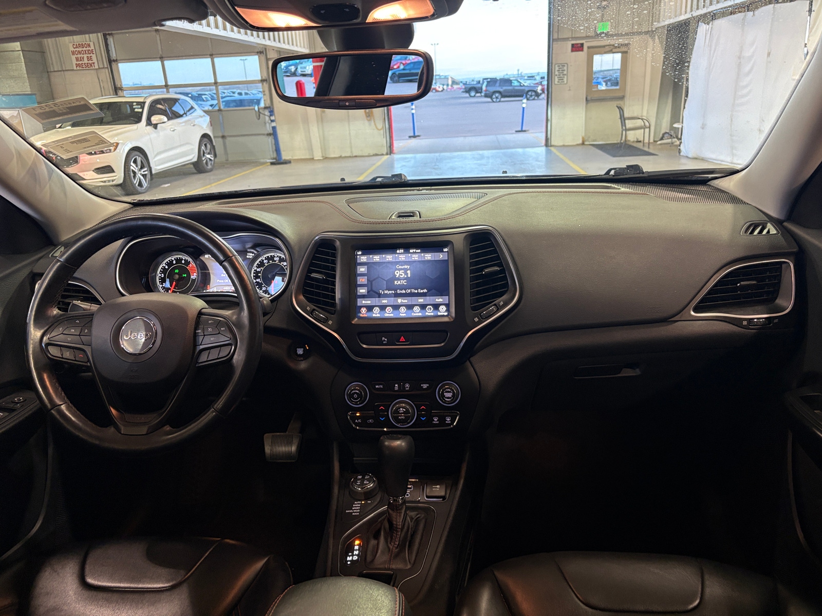 Thumbnail: 2019 Jeep Cherokee - 3