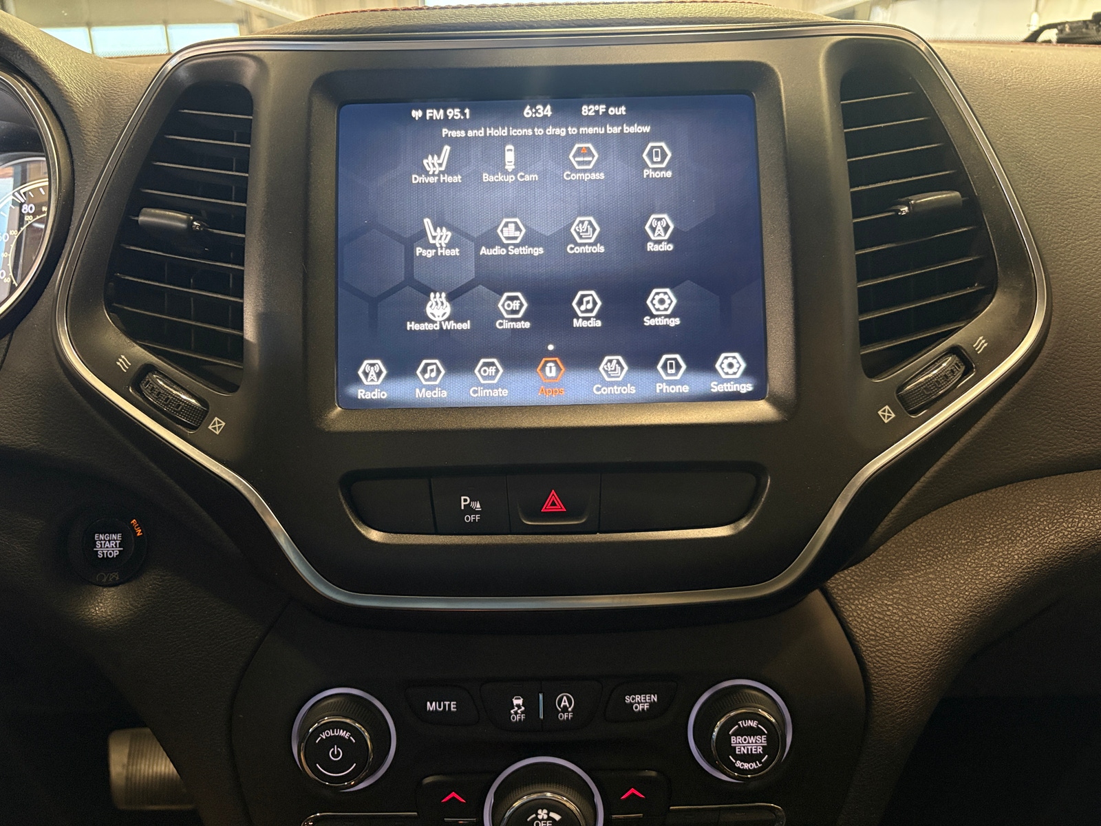 Thumbnail: 2019 Jeep Cherokee - 4
