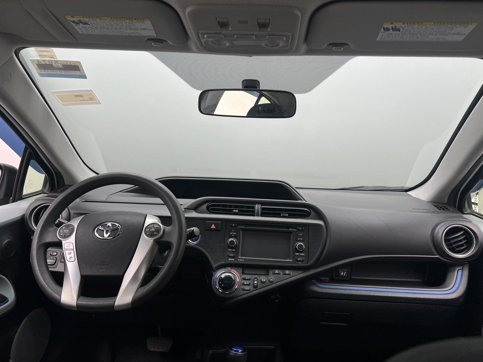 Thumbnail: 2013 Toyota Prius c - 3