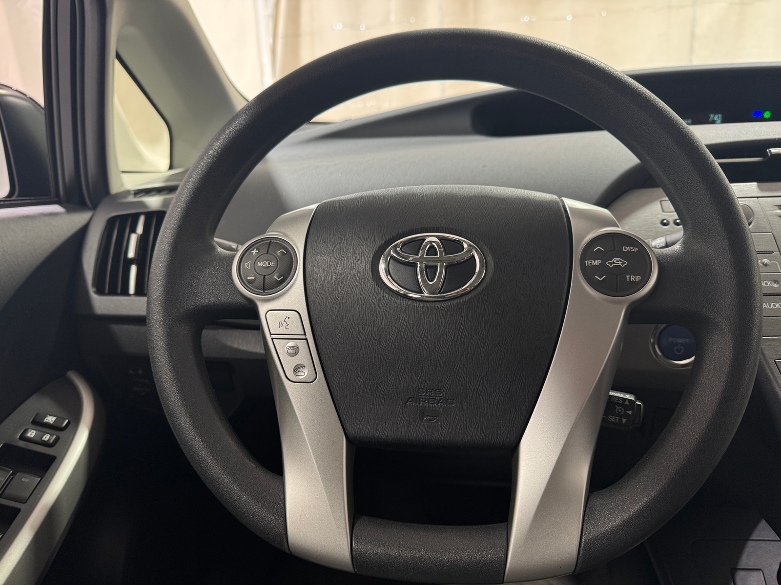 Thumbnail: 2012 Toyota Prius - 5
