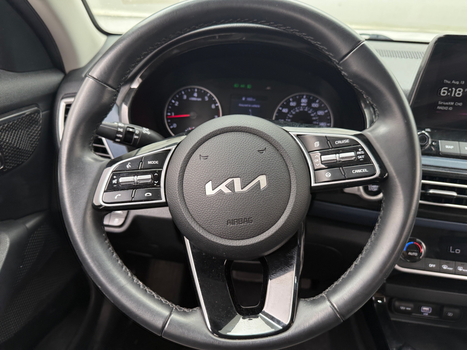 Thumbnail: 2022 Kia Seltos - 4