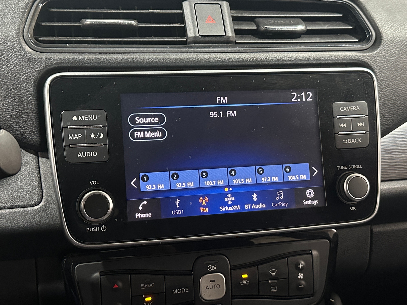 Thumbnail: 2022 Nissan Leaf - 4